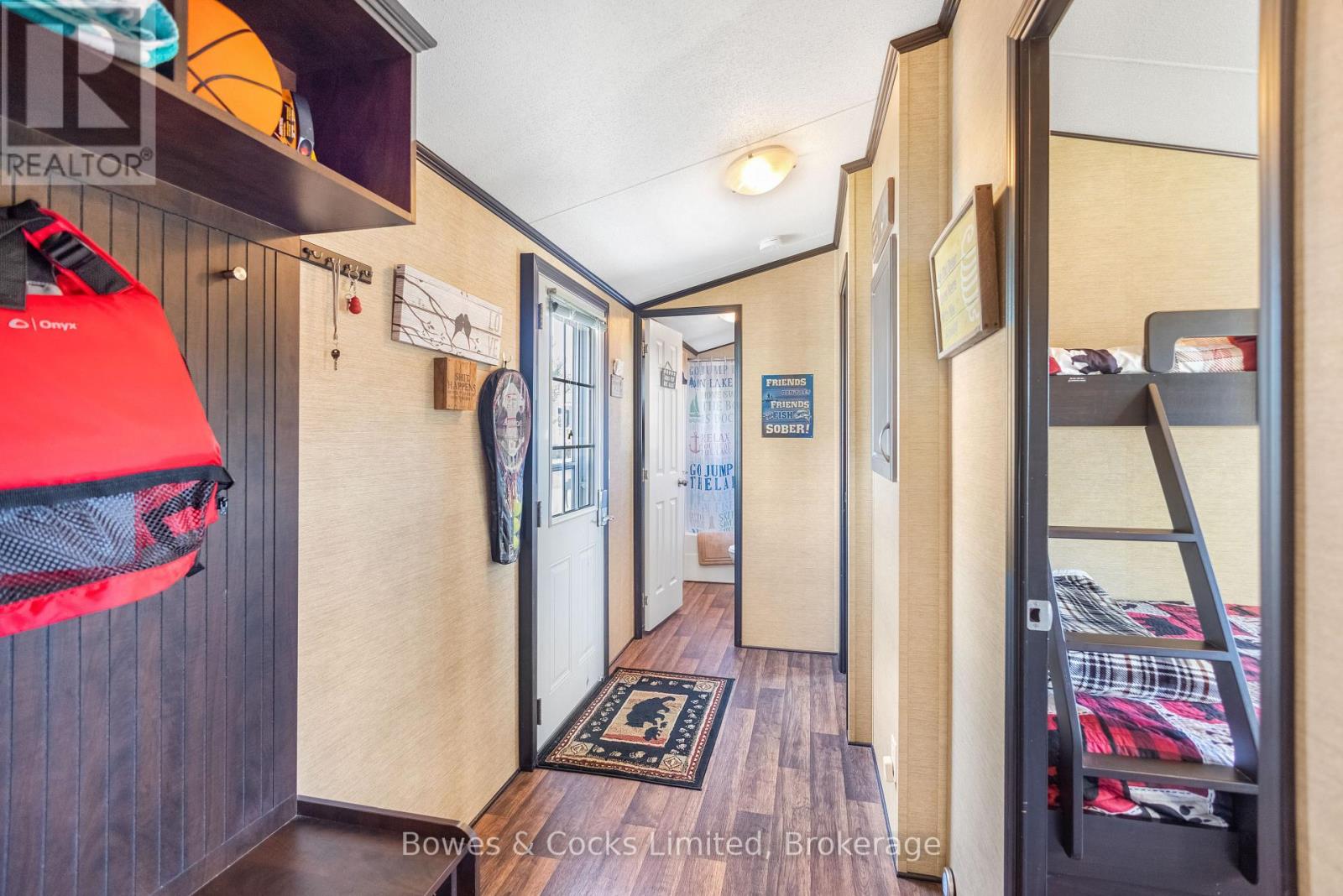 15 THE POINT DR. - 1235 VILLIERS LINE - 13