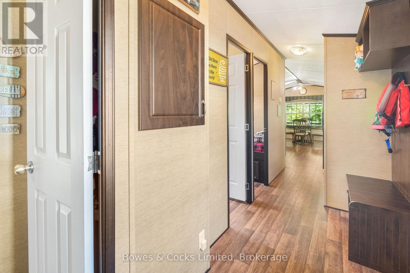 15 THE POINT DR. - 1235 VILLIERS LINE - Image 20