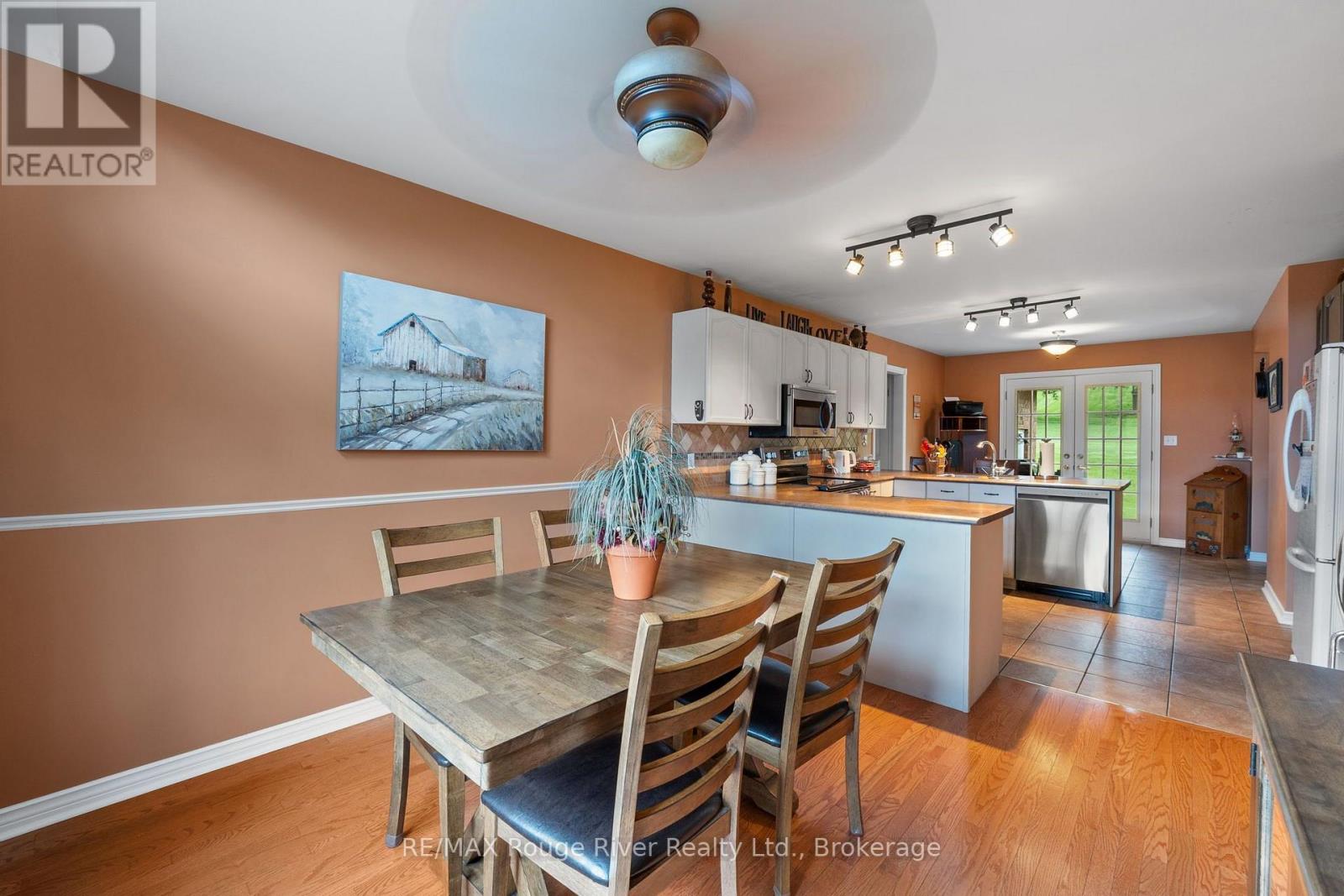 13 OLIVER'S LANE - 17