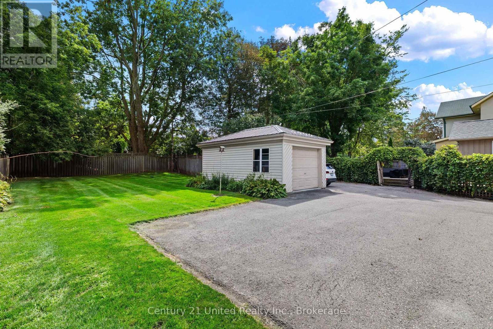 577 HOMEWOOD AVENUE, Peterborough (Town Ward 3) — photo 9