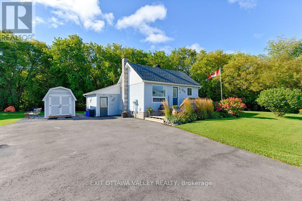 39 CREEK STREET, Whitewater Region
