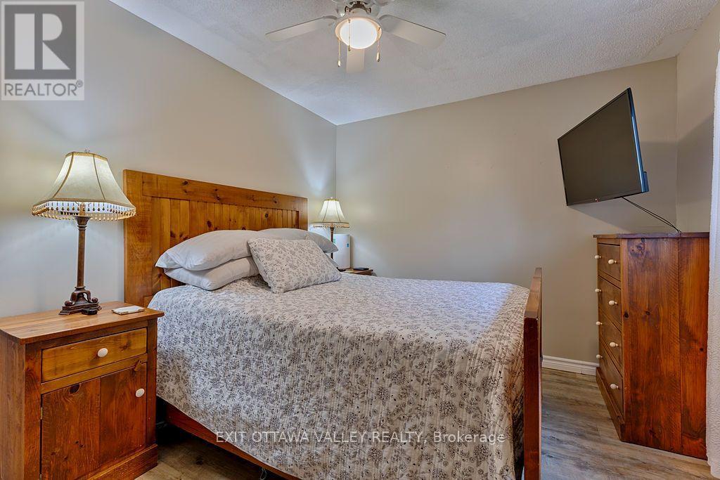 39 CREEK STREET - Image 11