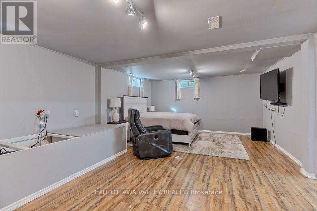 39 CREEK STREET - 16
