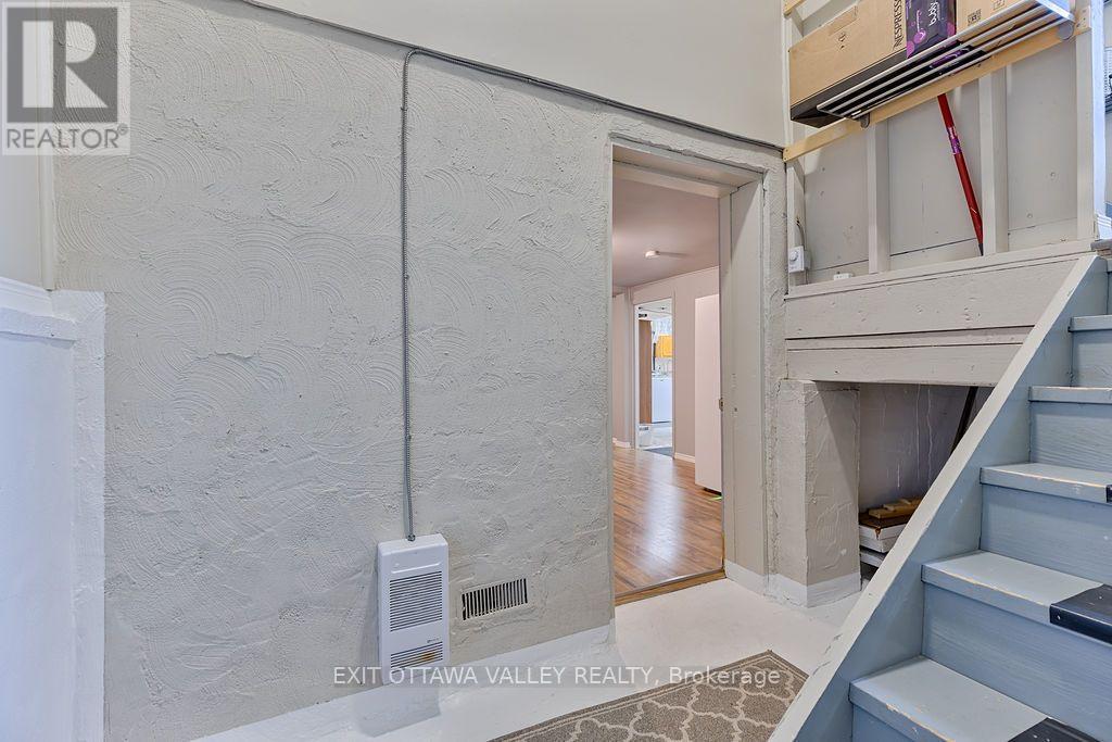 39 CREEK STREET - 26