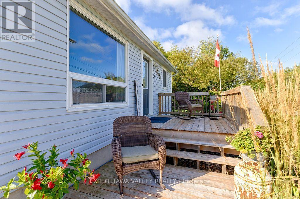 39 CREEK STREET - 40