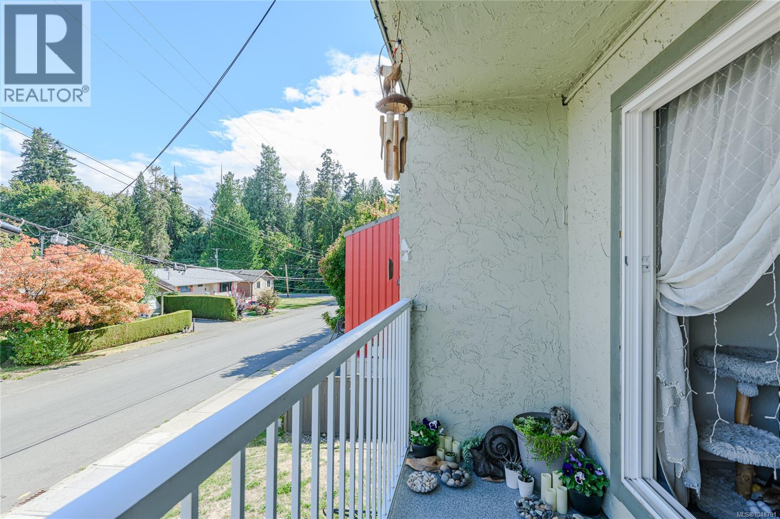 #207 3040 Pine St - 18