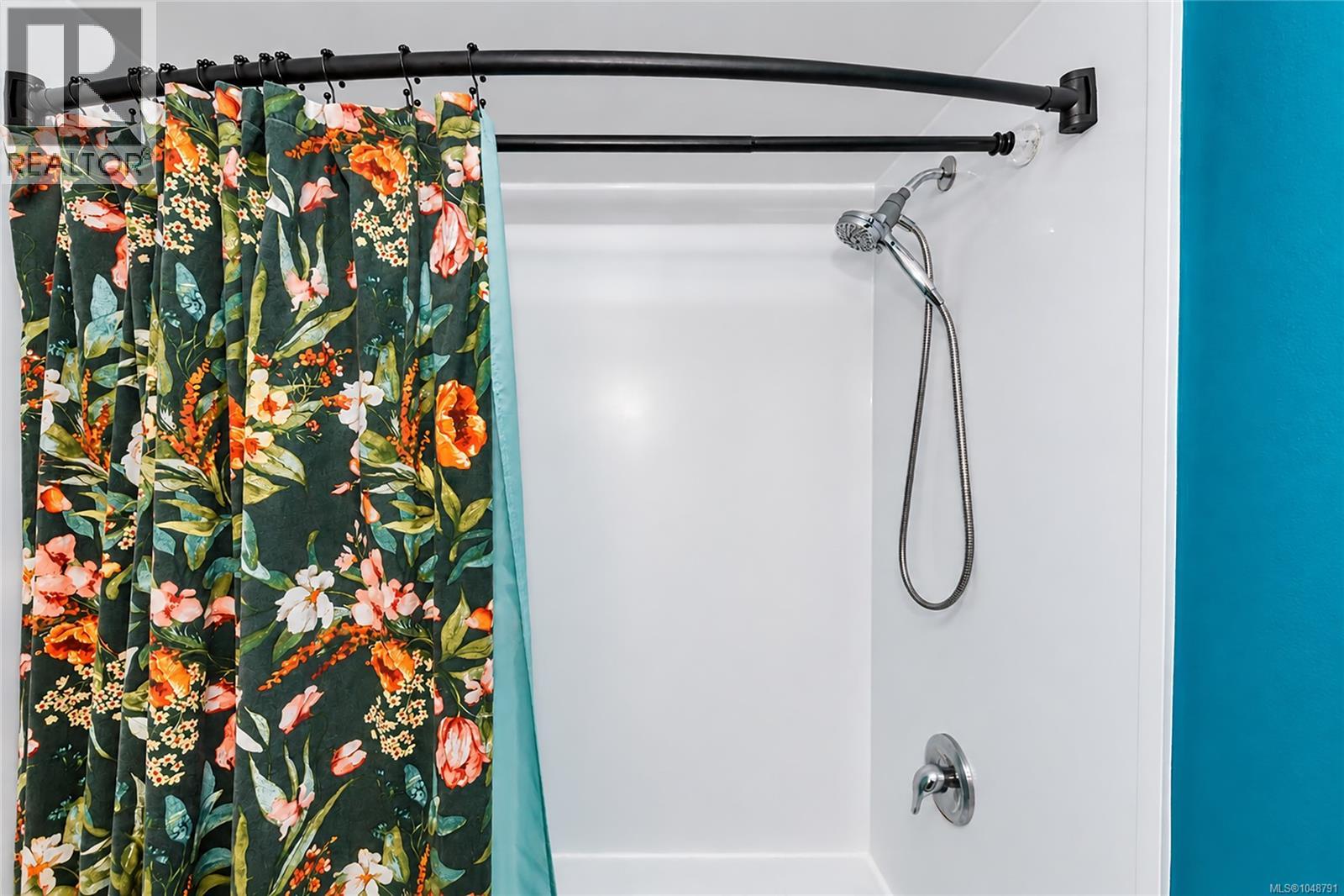 #207 3040 Pine St - 15