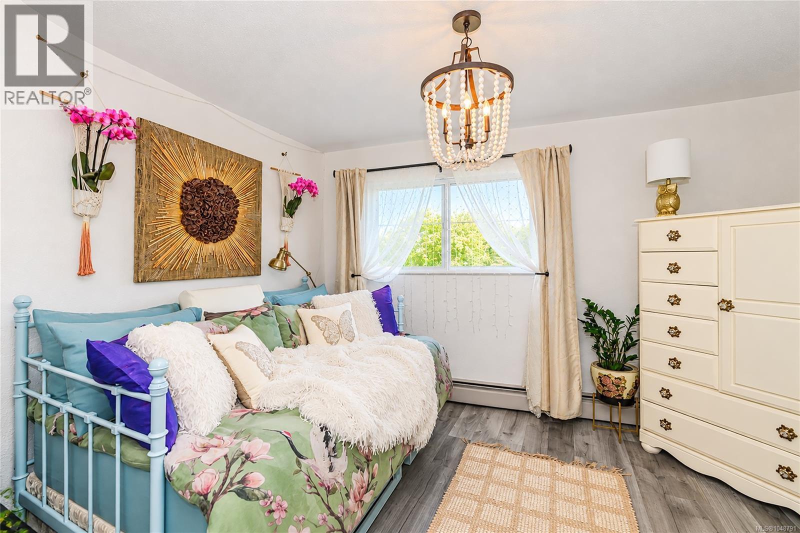 #207 3040 Pine St - 12