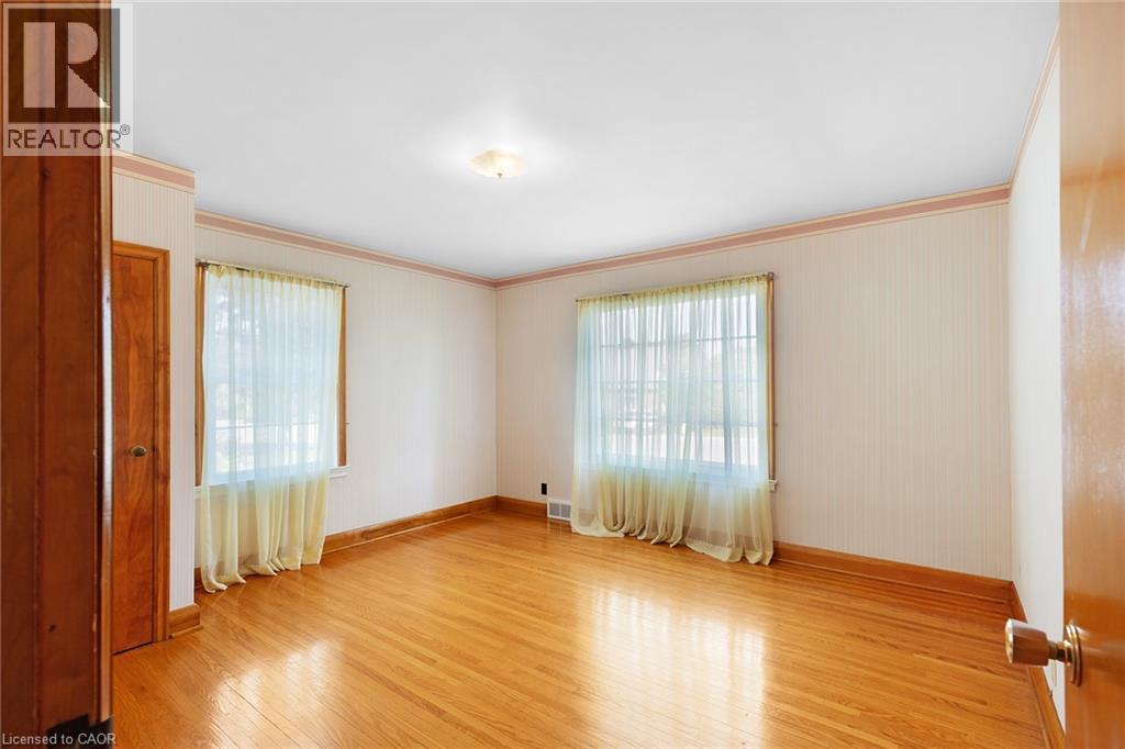24 PINE Street - 12