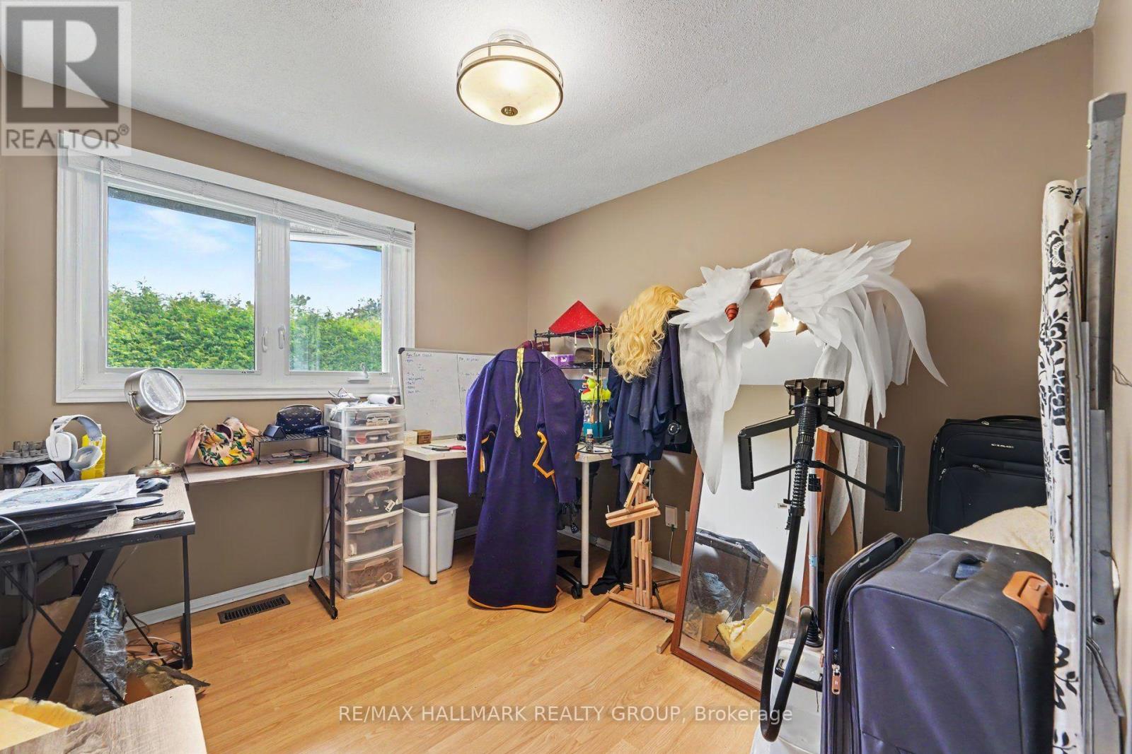 4 Bed, 2 Bath House for Sale in Ottawa – 5 LANSFIELD WAY, Ottawa – MLS# X13752878 - Image 22
