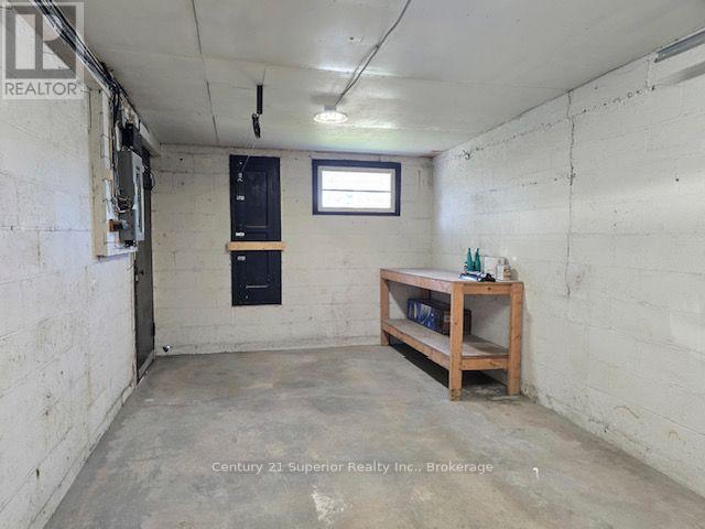 2011 MURRAY AVENUE - 22