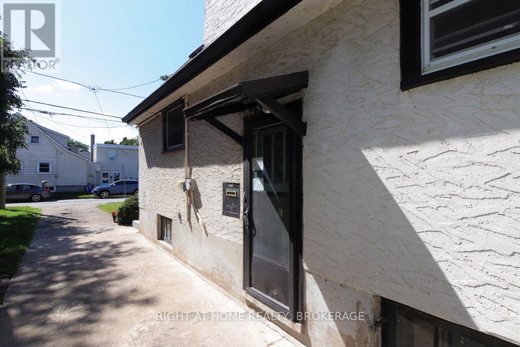 31 STUART AVENUE - 10