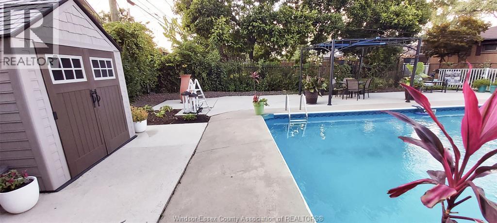 1047 ESDRAS AVENUE - 43