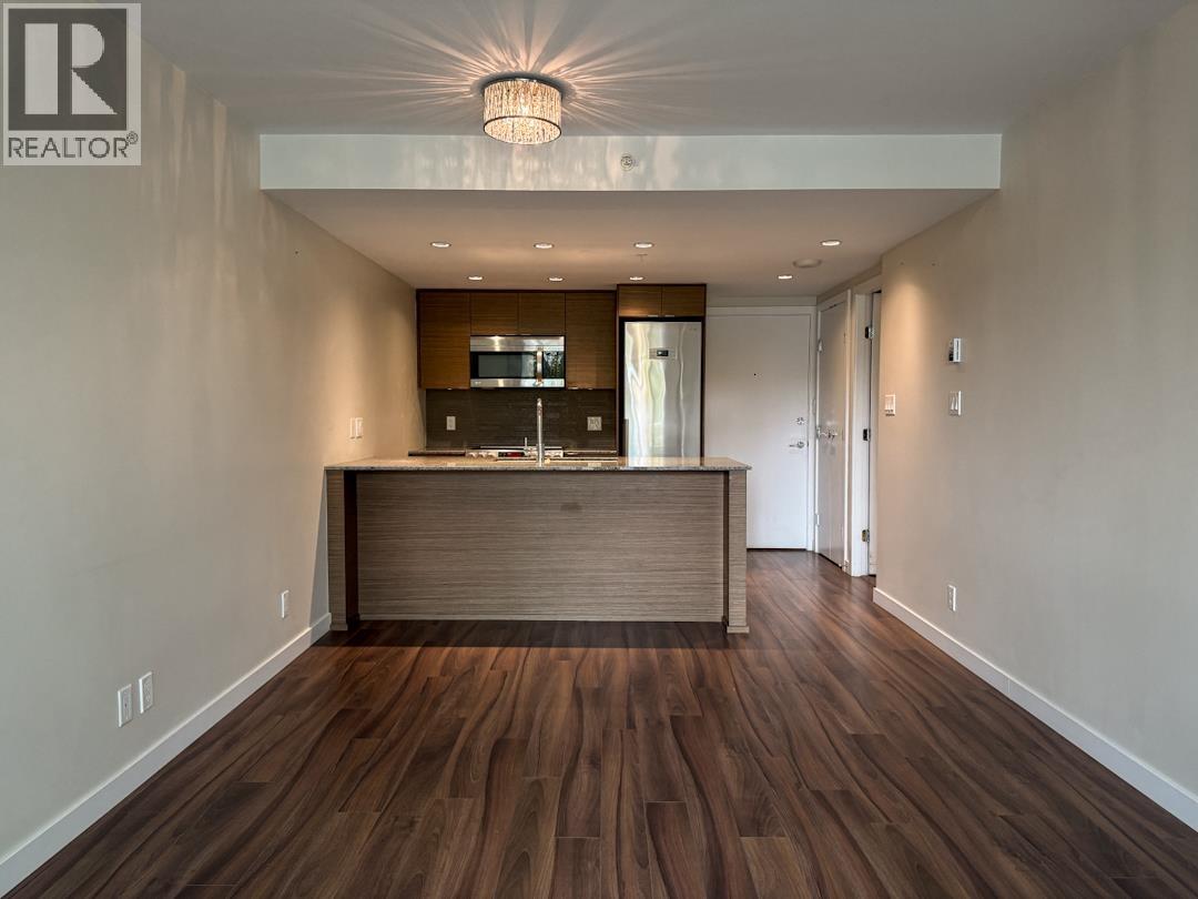 321 135 E 17TH STREET, North Vancouver — photo 3
