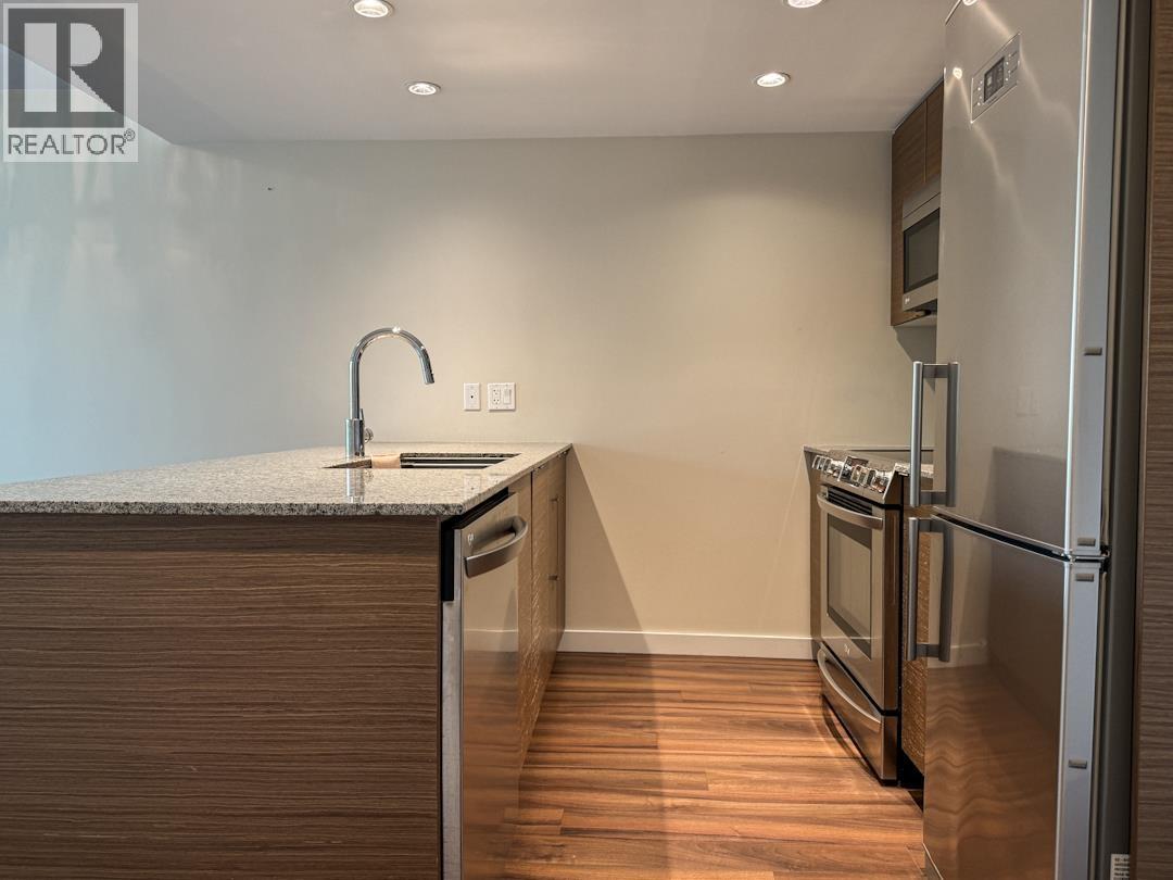 321 135 E 17TH STREET, North Vancouver — photo 6