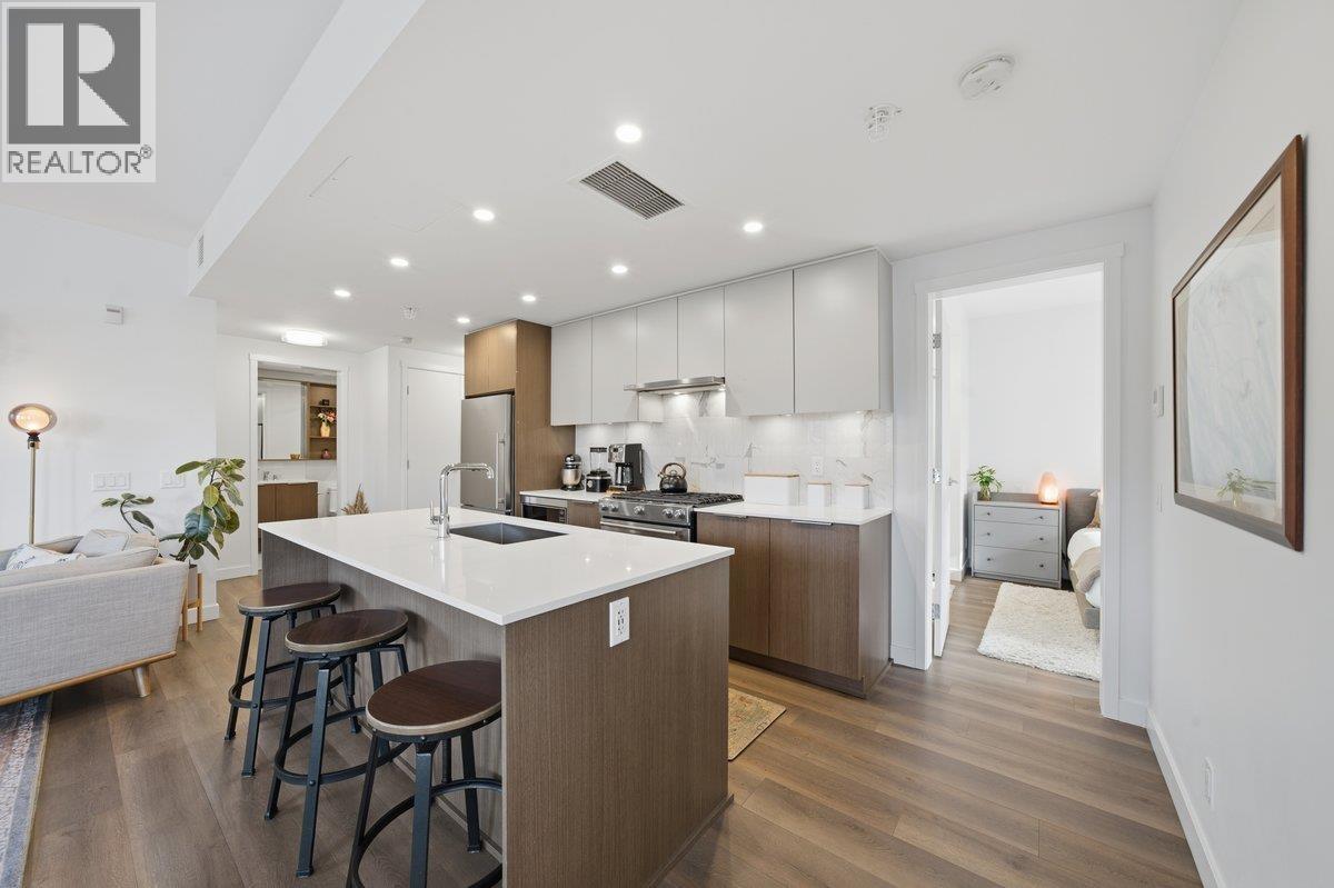 303 645 COMO LAKE AVENUE, Coquitlam — photo 8