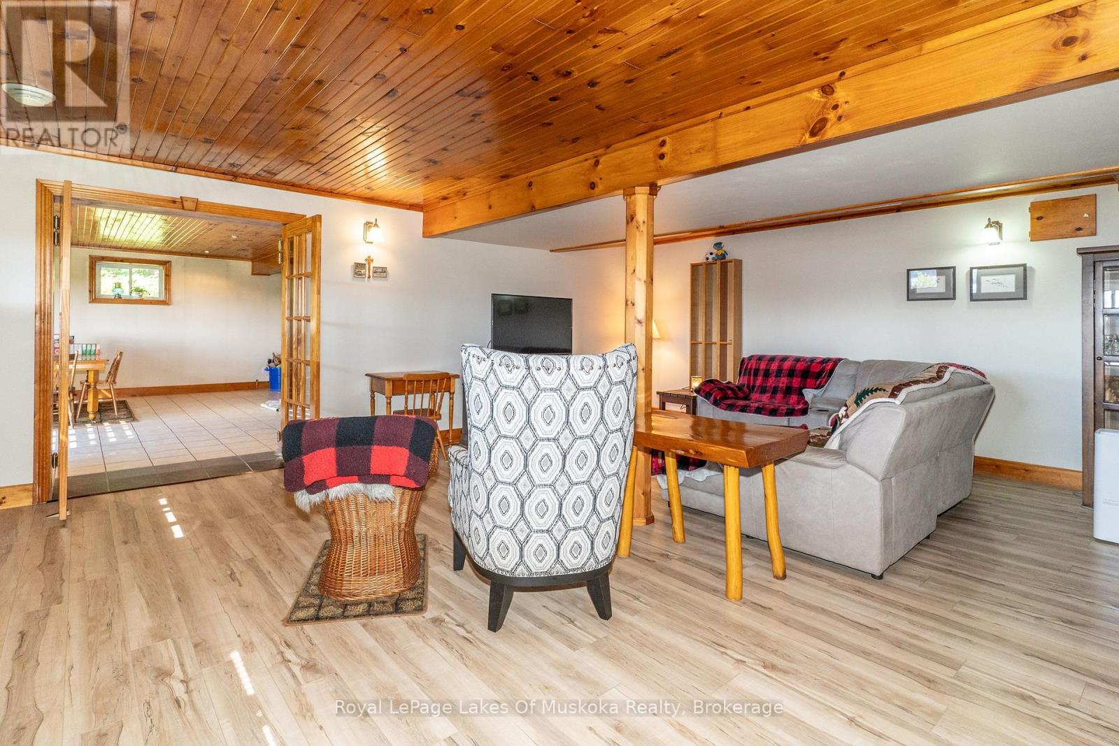 382 60 HIGHWAY - Image 18