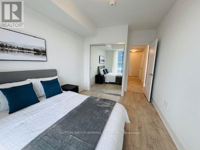 #2904 10 INN ON THE PARK DRIVE - 24