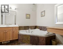 10170 Wascana Estates, Regina, SK S4V3E5 Photo 23