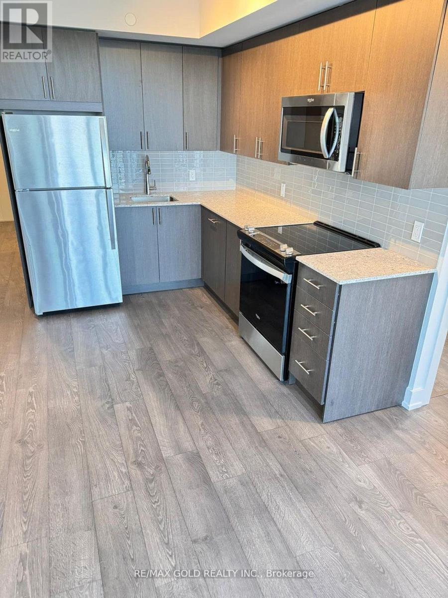 2550 Simcoe Unit 2316 photo 2