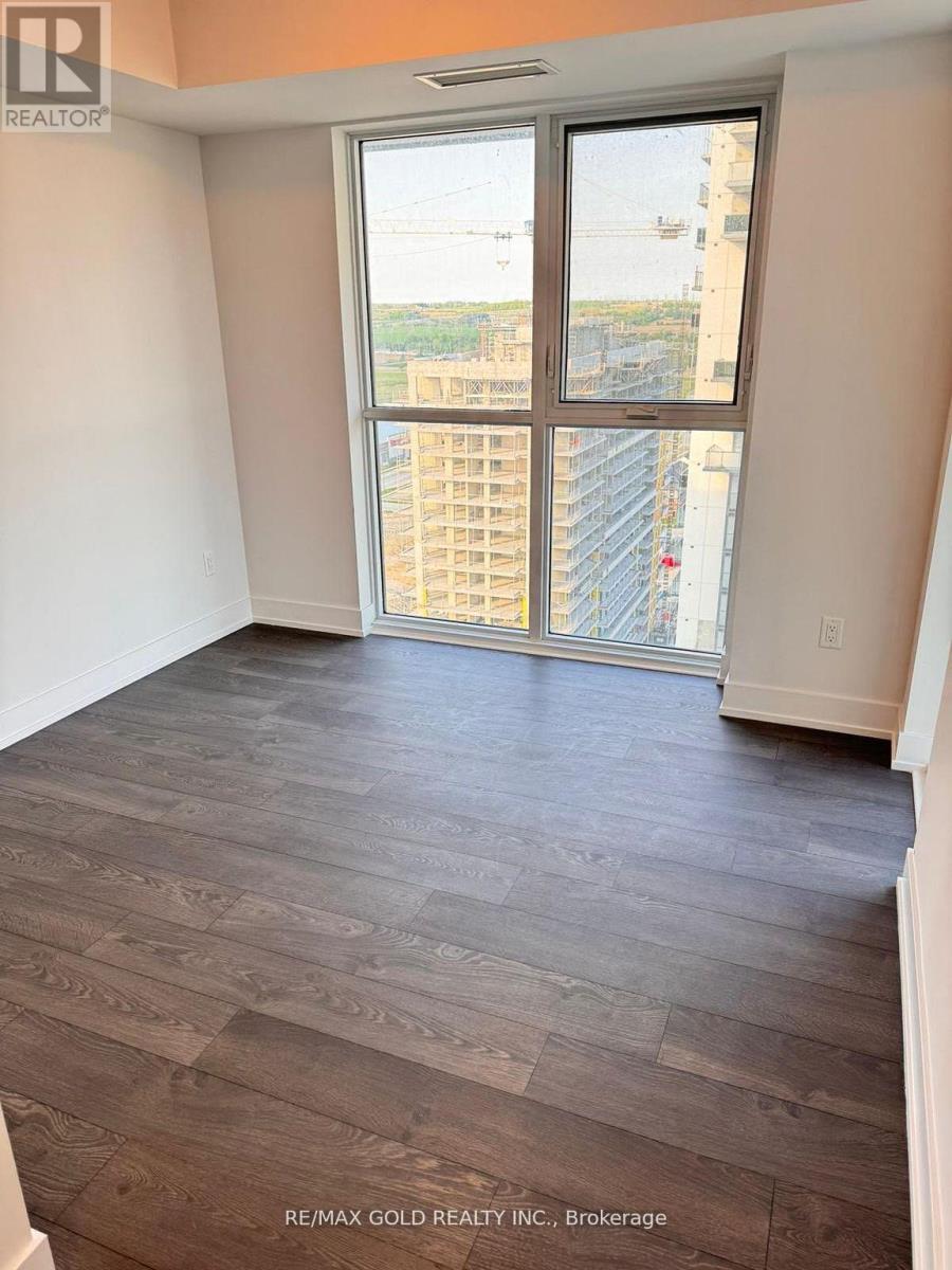 2550 Simcoe Unit 2316 photo 4