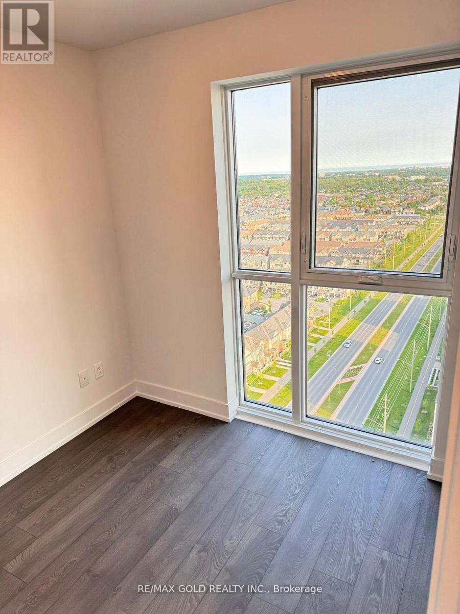 2550 Simcoe Unit 2316 photo 5