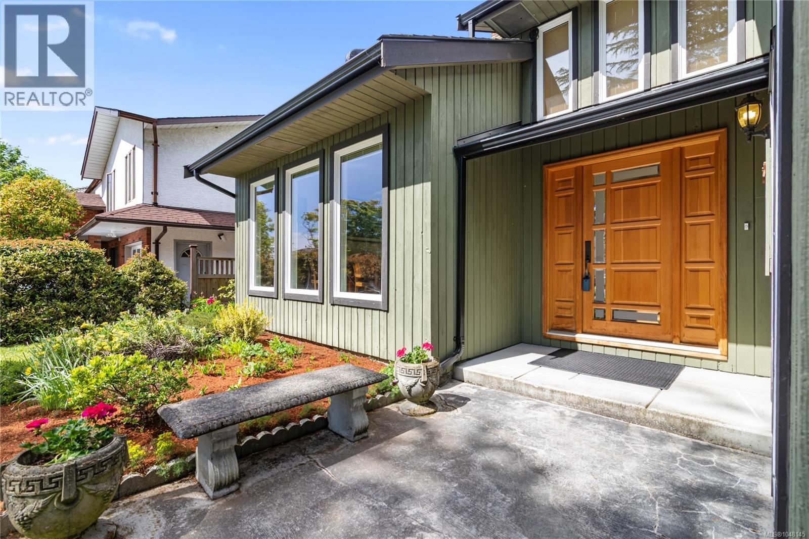 4021 Dawnview Cres - 1
