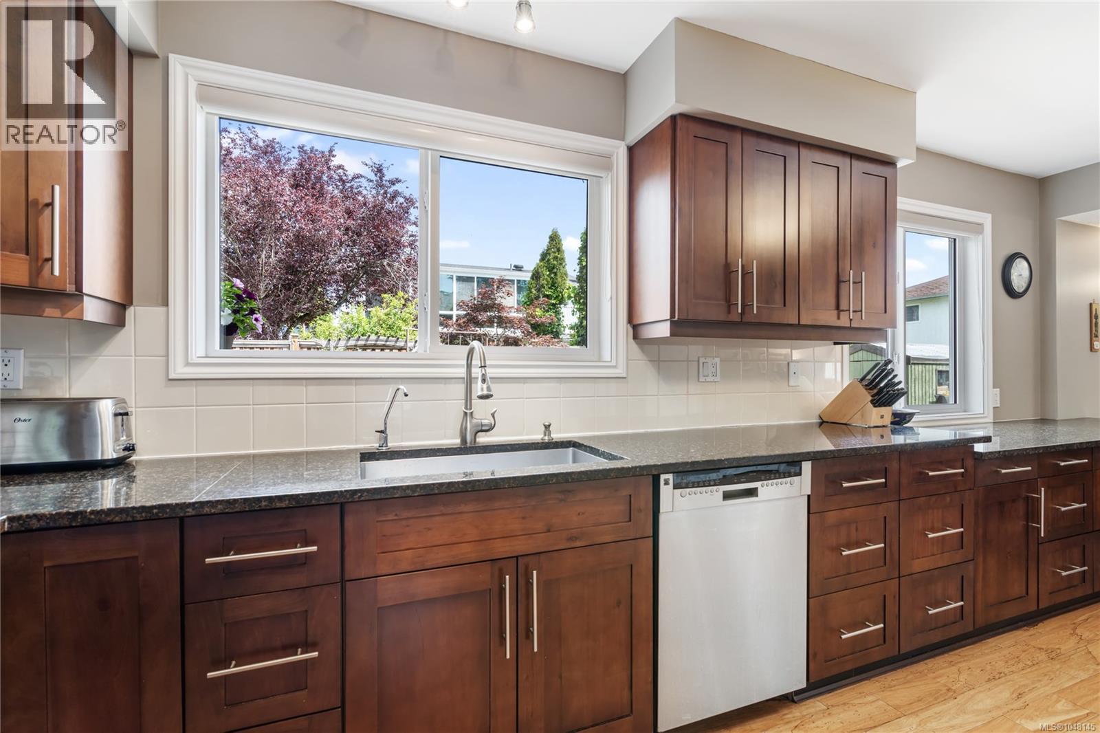4021 Dawnview Cres - 14