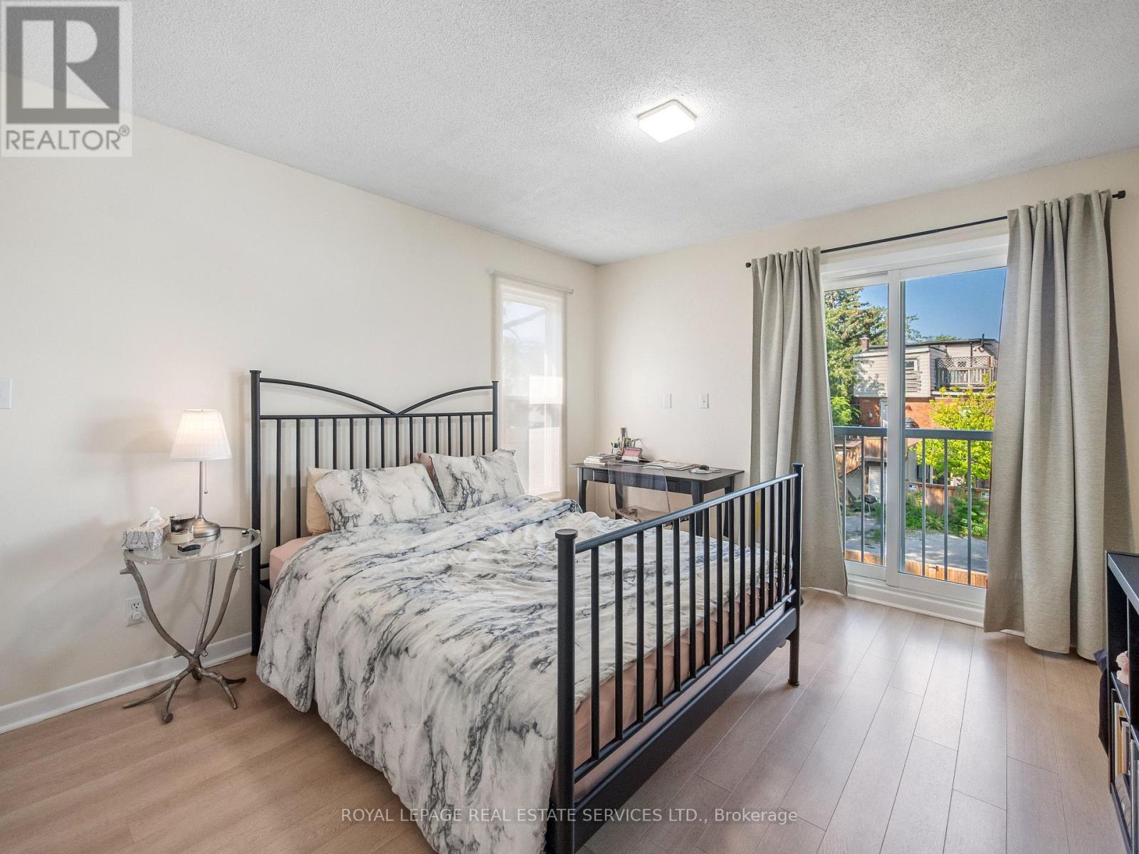 346 INDIAN ROAD CRESCENT - 31
