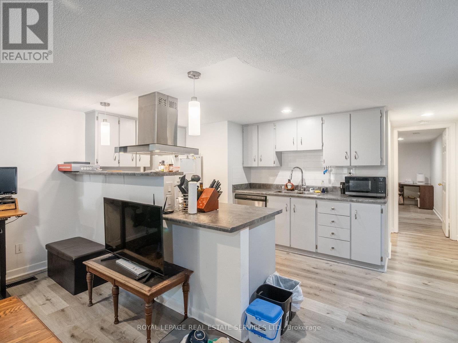 346 INDIAN ROAD CRESCENT - 42