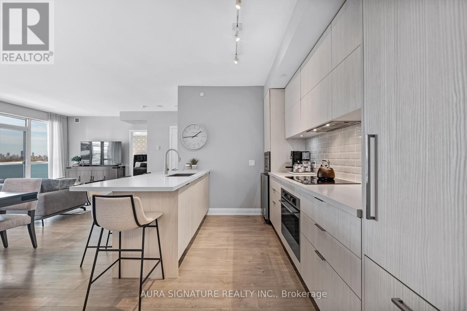 #901 110 MARINE PARADE DRIVE - 19