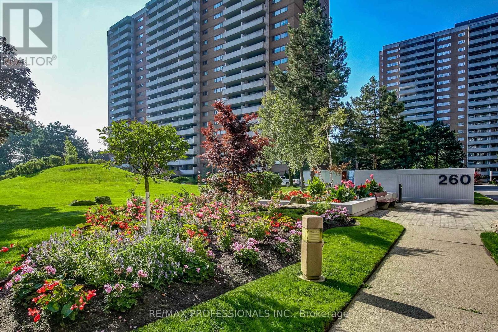 Photo of 260 Scarlett Road