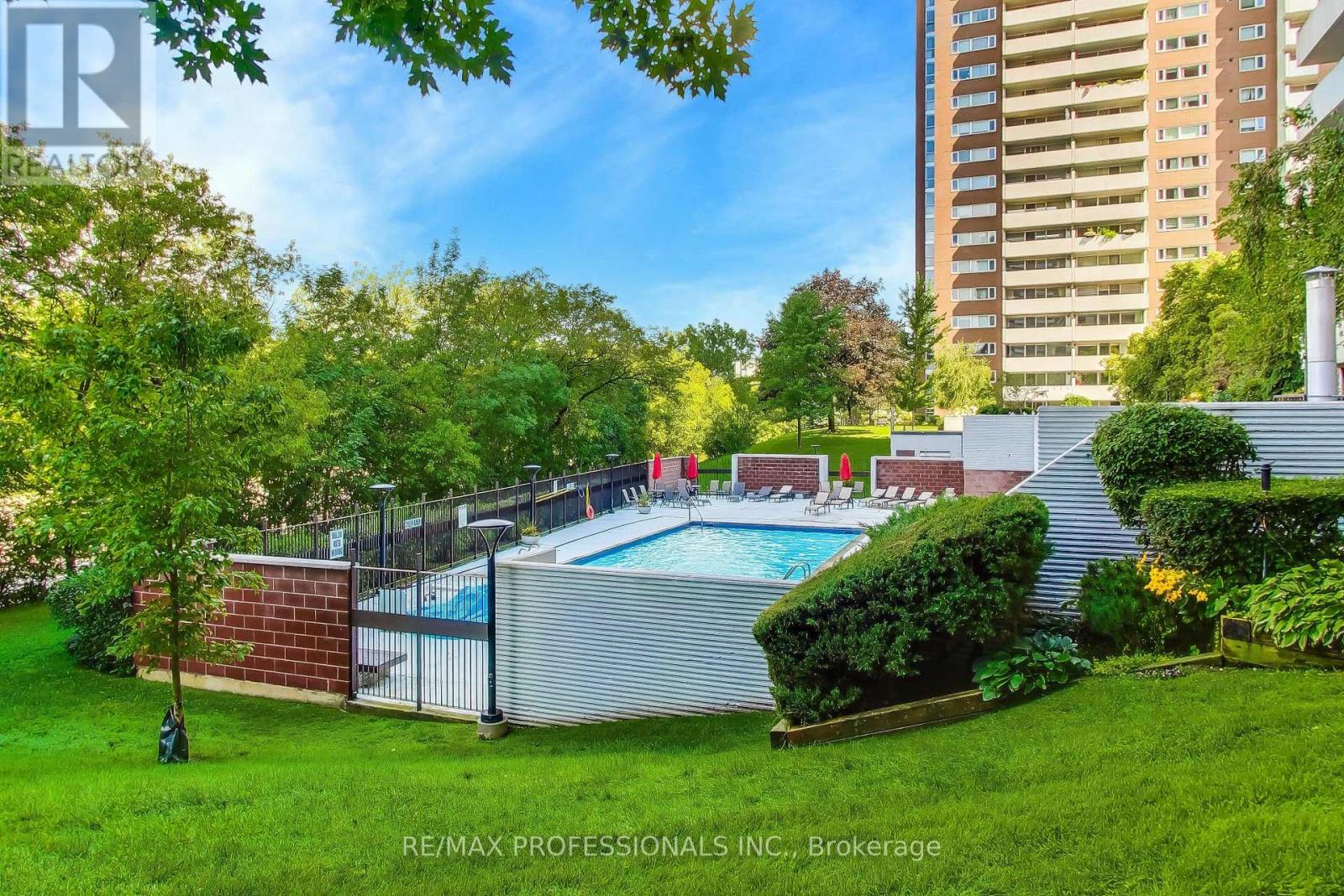 #207 260 SCARLETT ROAD - Image 26