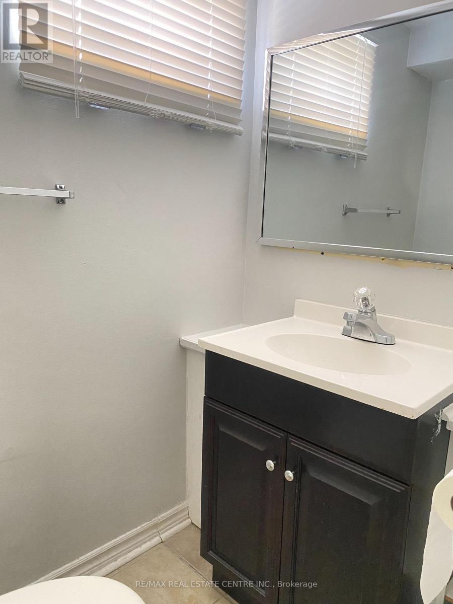 125 RUTHERFORD ROAD N - 5