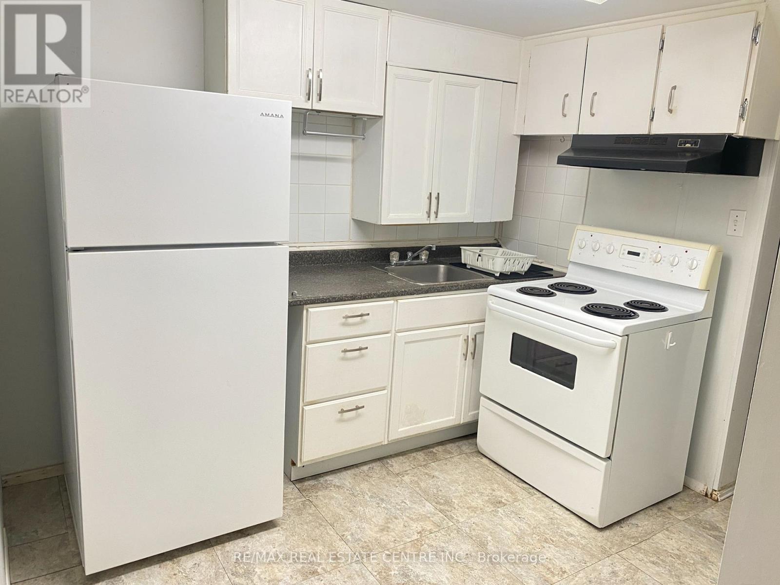 125 RUTHERFORD ROAD N - 2