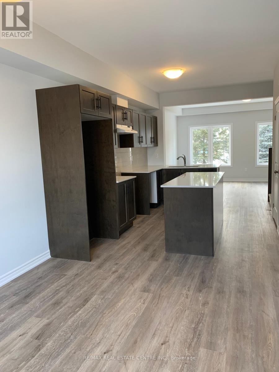 35 - 124 COMPASS TRAIL — photo 3