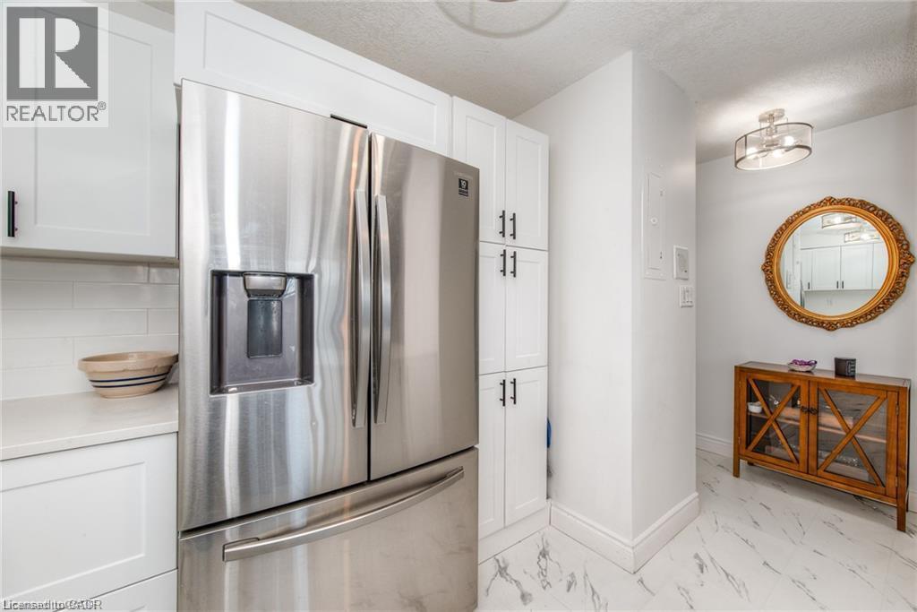 225 HARVARD Place Unit# 402 — photo 3