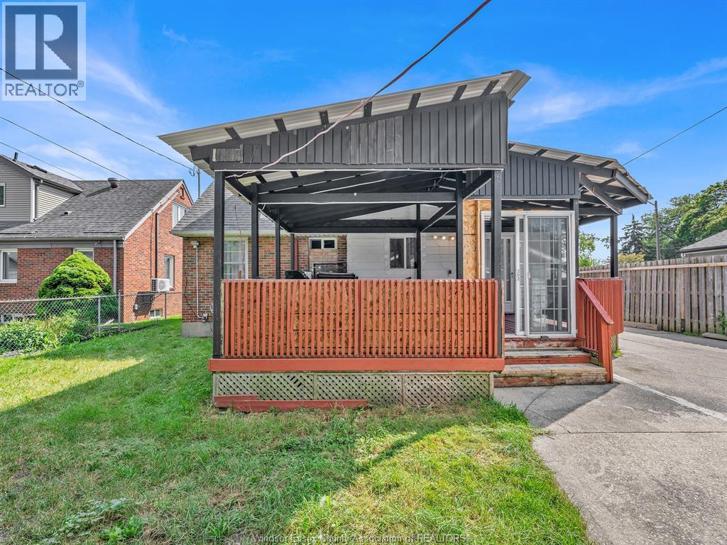 7640 WYANDOTTE STREET East - 37