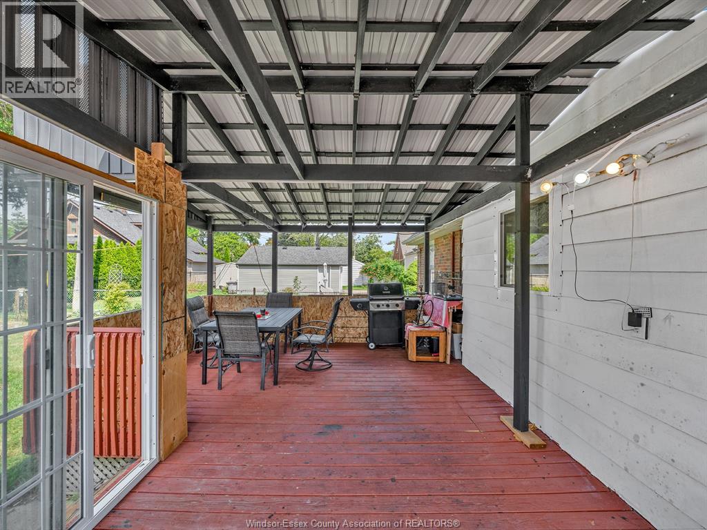 7640 WYANDOTTE STREET East - 38