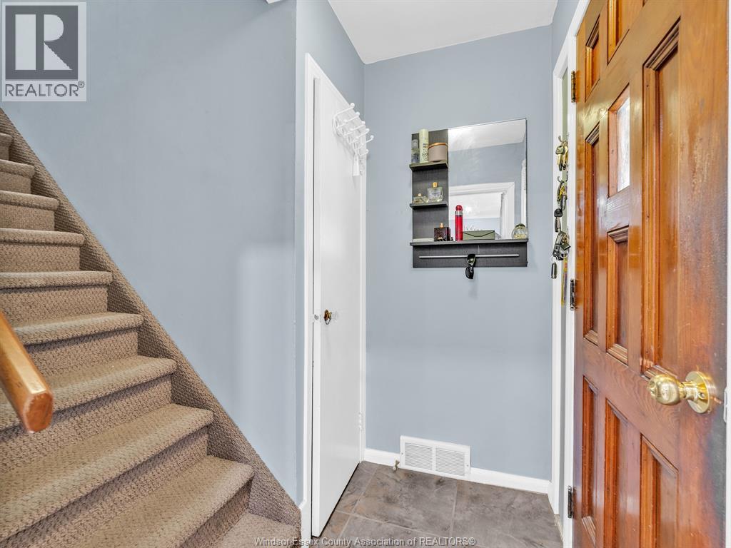7640 WYANDOTTE STREET East - 5