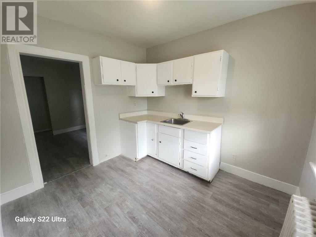335 Frood Road, Sudbury — photo 5