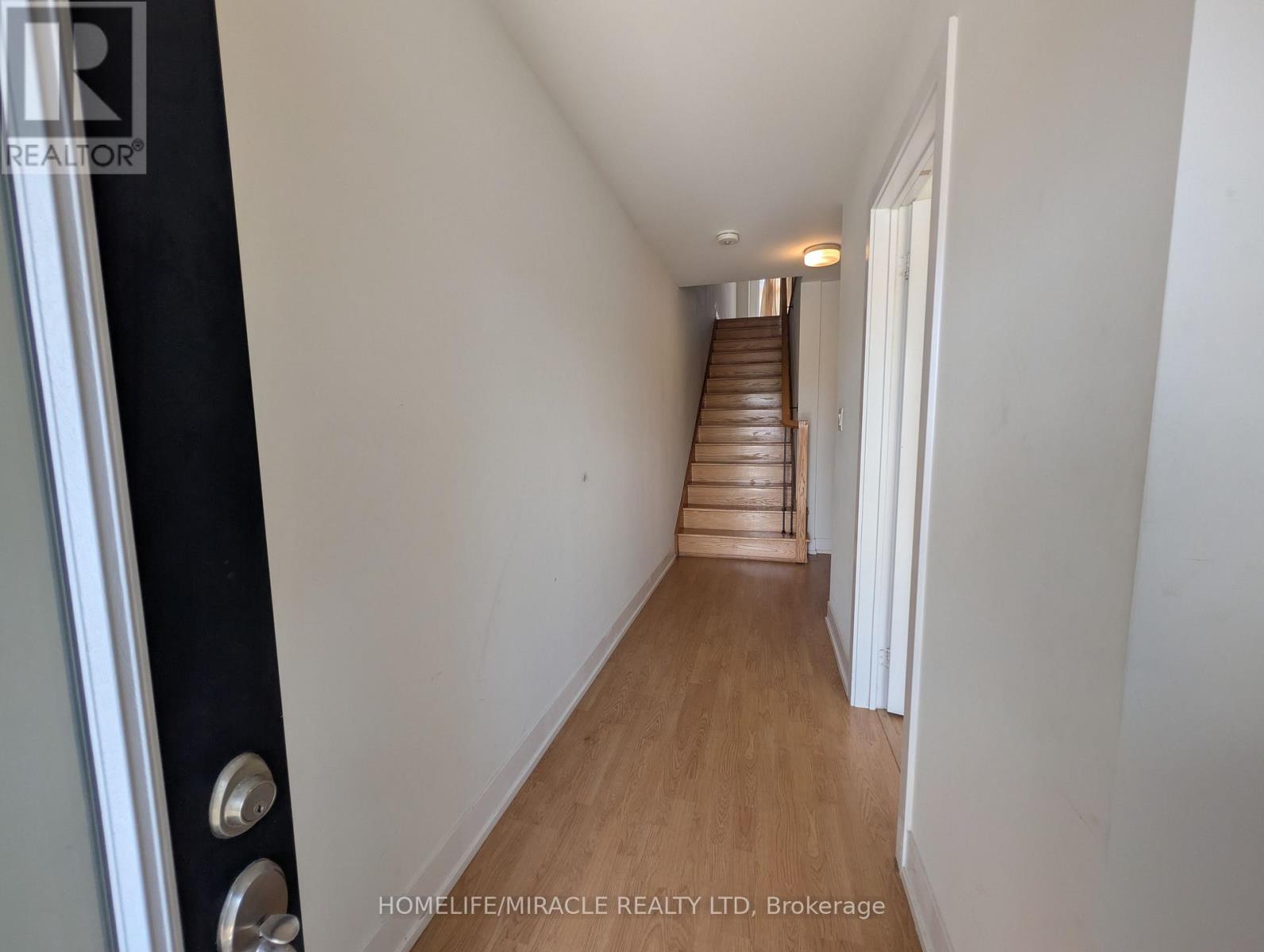 1553 MIDLAND AVENUE, Toronto (Bendale) — photo 3