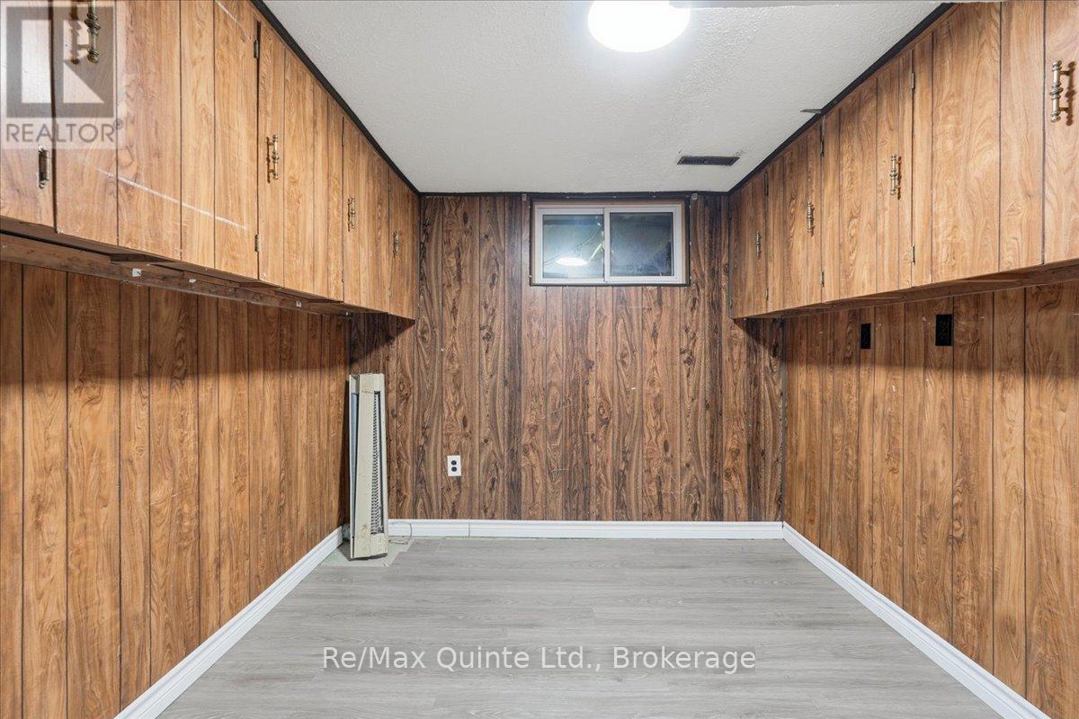 15 ROBERTSON LANE - Image 30