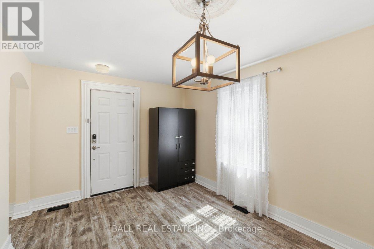 4 HOLDEN STREET, Belleville (Belleville Ward) — photo 9