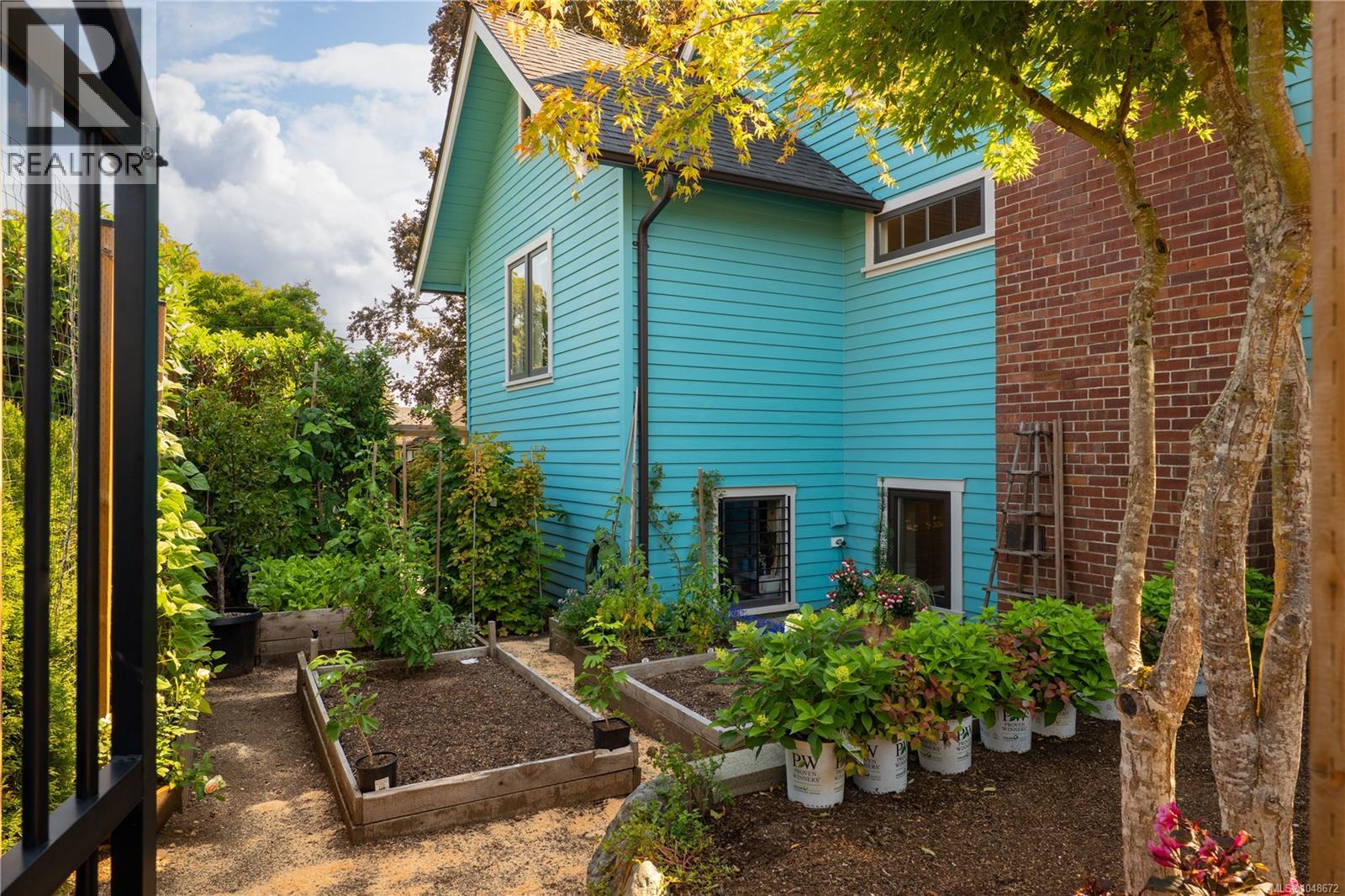 290 Vancouver Ave - 89