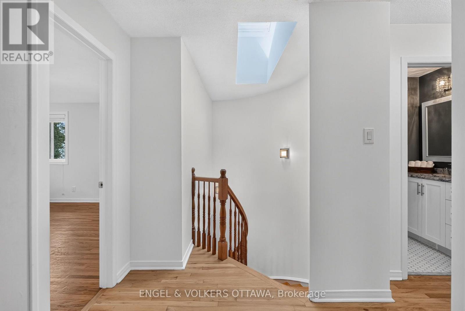 6 Bed, 5 Bath House for Sale in Ottawa – 22 LYNHURST AVENUE, Ottawa – MLS# X13753028 - Image 19