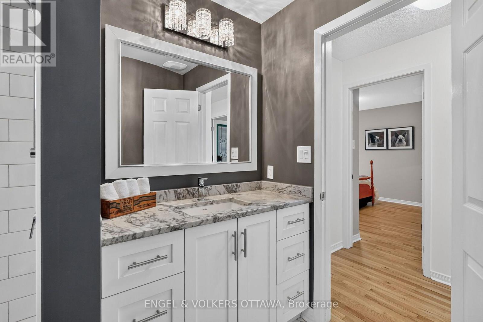 6 Bed, 5 Bath House for Sale in Ottawa – 22 LYNHURST AVENUE, Ottawa – MLS# X13753028 - Image 31