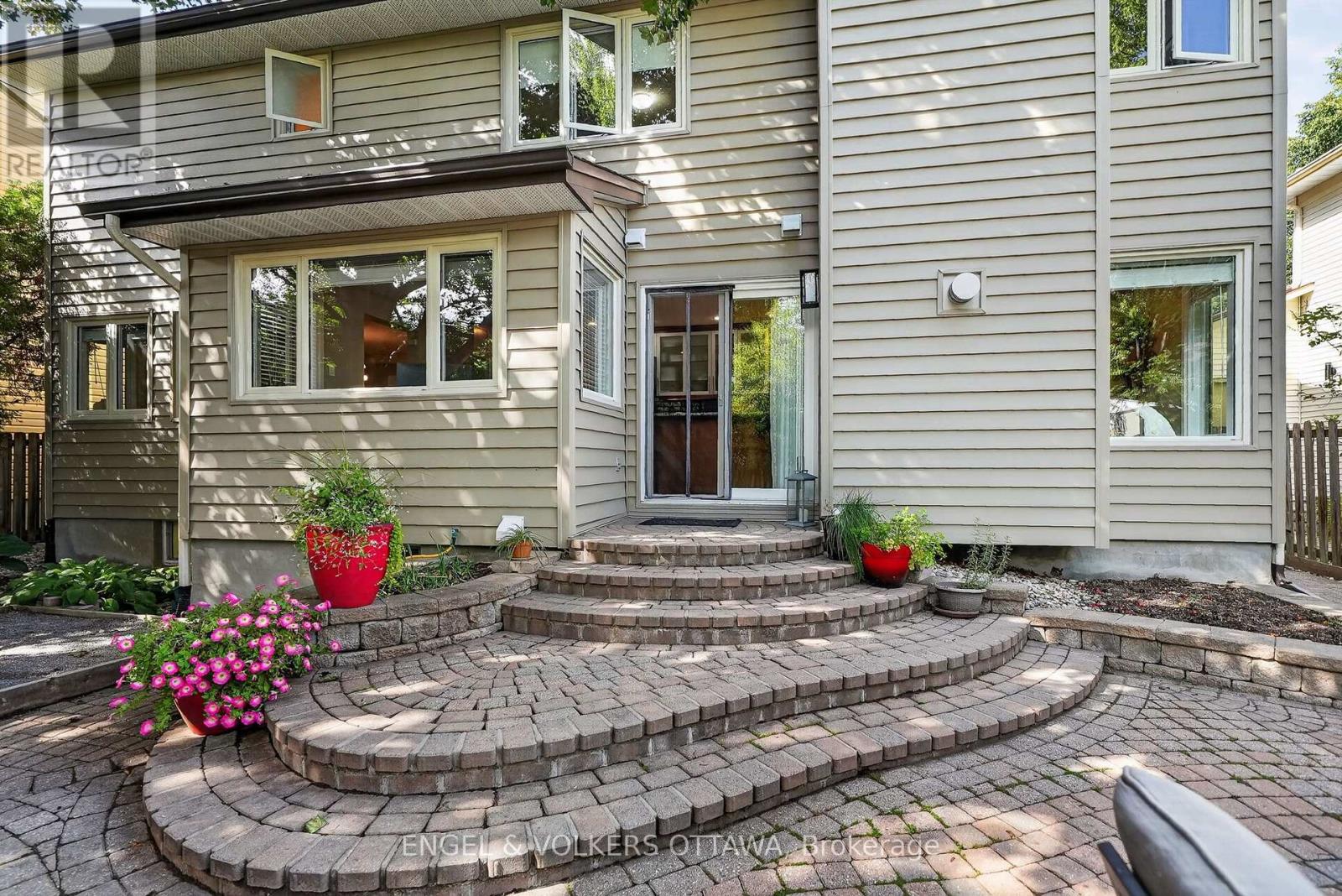 6 Bed, 5 Bath House for Sale in Ottawa – 22 LYNHURST AVENUE, Ottawa – MLS# X13753028 - Image 45