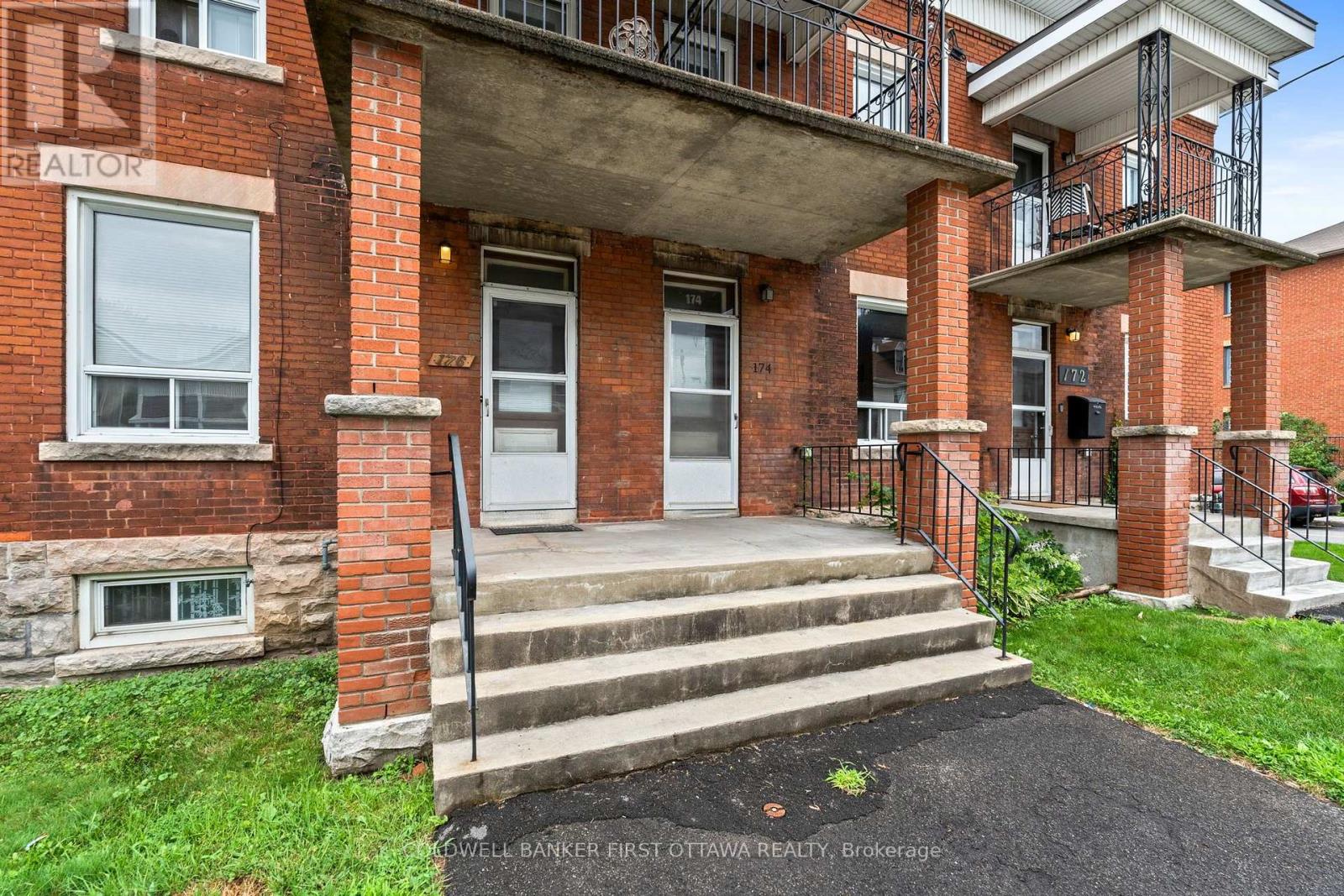 Main level entry & pvt access to second level unit