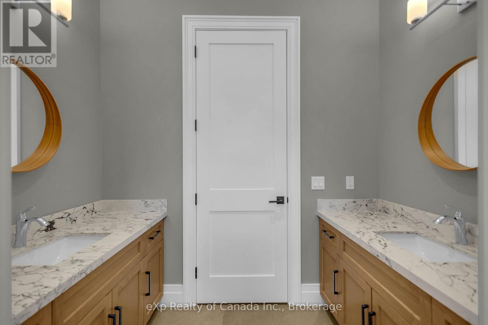 3 CLOVER LANE - Image 34